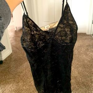 Aritzia Wilfred size M black lace tank EEUC